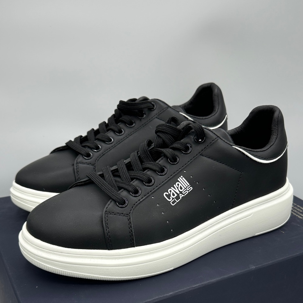 Roberto Cavalli Cavalli Class Metallic Trim Sneaker Black Size 40 EU / 7 US NIB